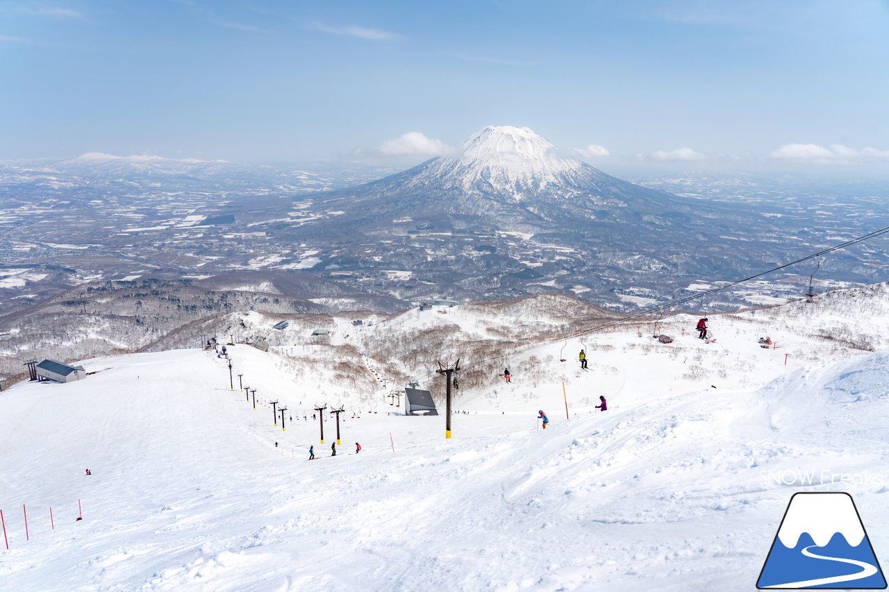 ニセコ東急 グラン・ヒラフ｜４月中旬にして、未だ標高差約900ｍのダウンヒル＆ロングラン滑走が可能！楽しい春を満喫しましょう♪